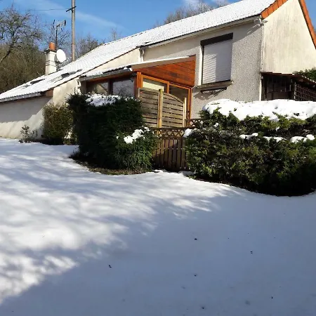 بيت للعطل Le Savart *